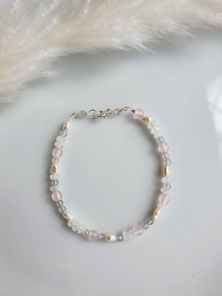 Mixed beaded gemstone bracelet