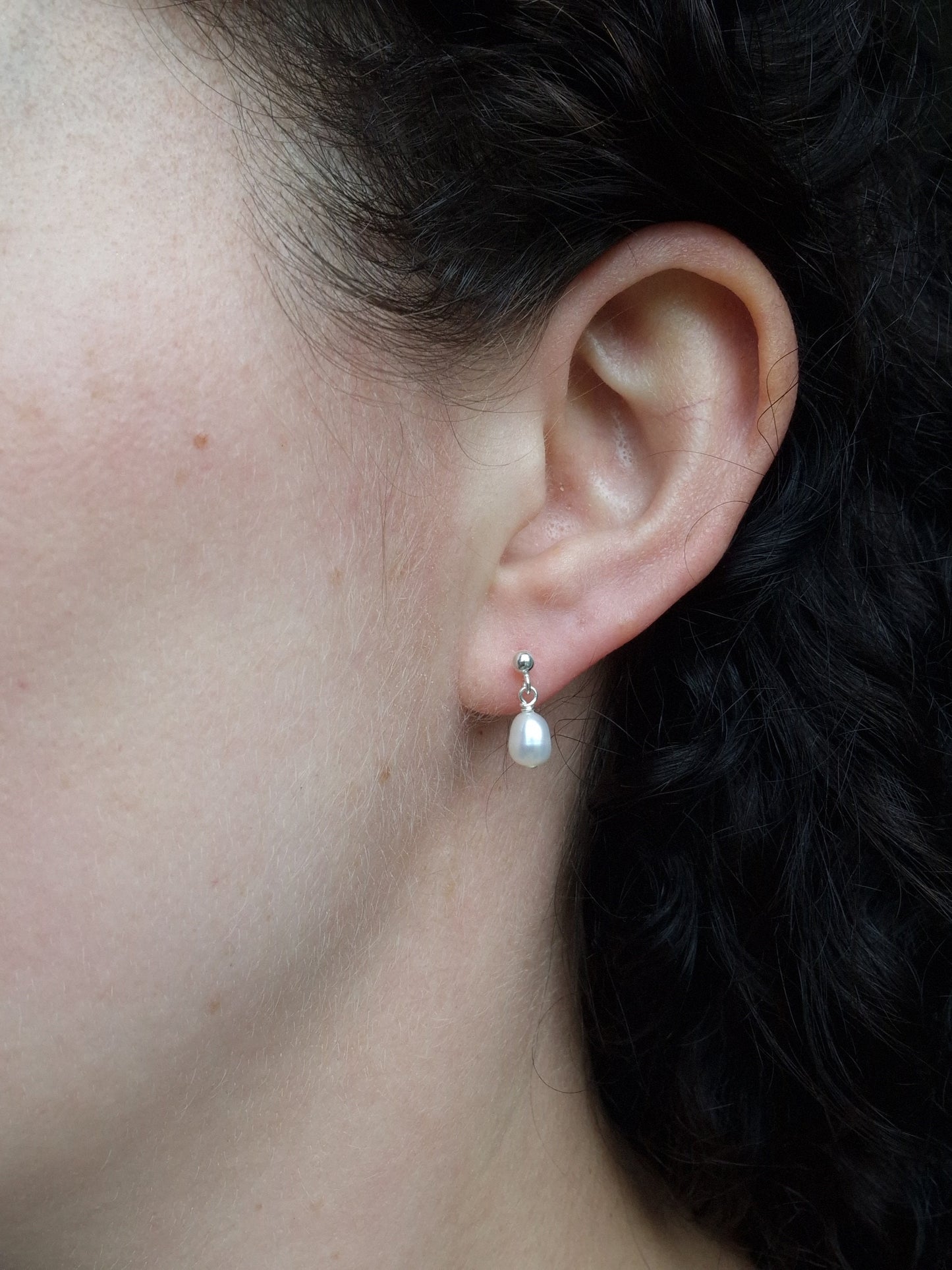 simple pearl earrings for wedding