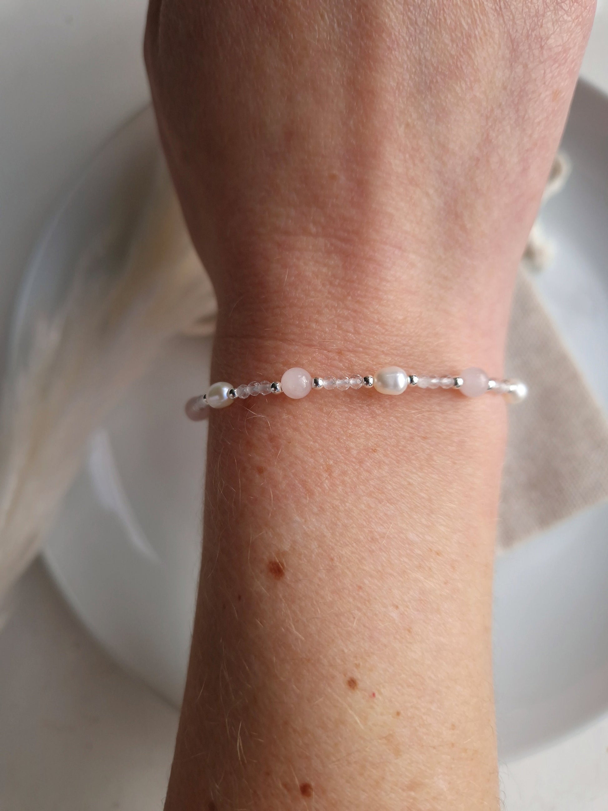 Rose quartz and pearl beaded bracelet in sterling silver