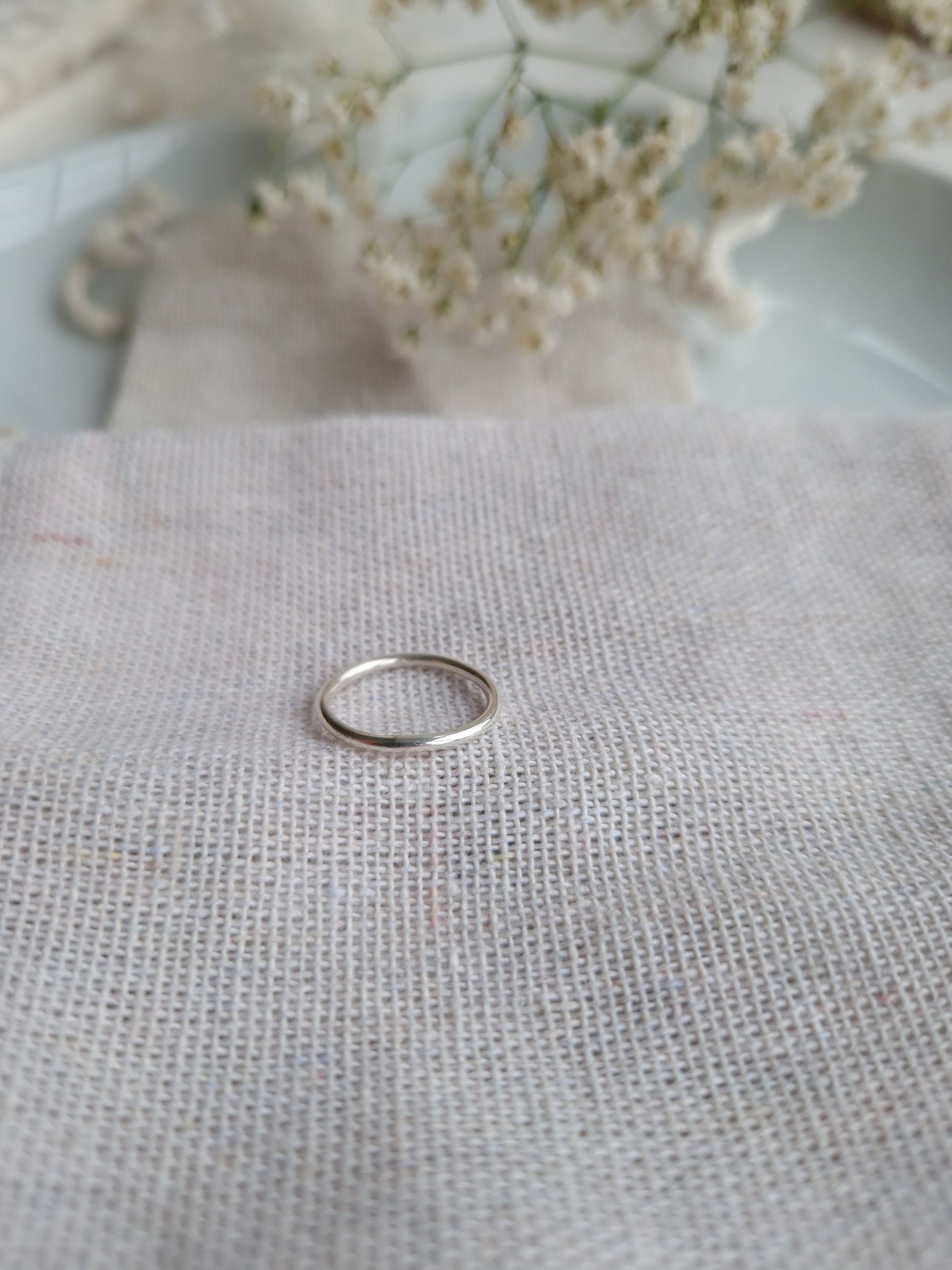 thin sterling silver ring simple band