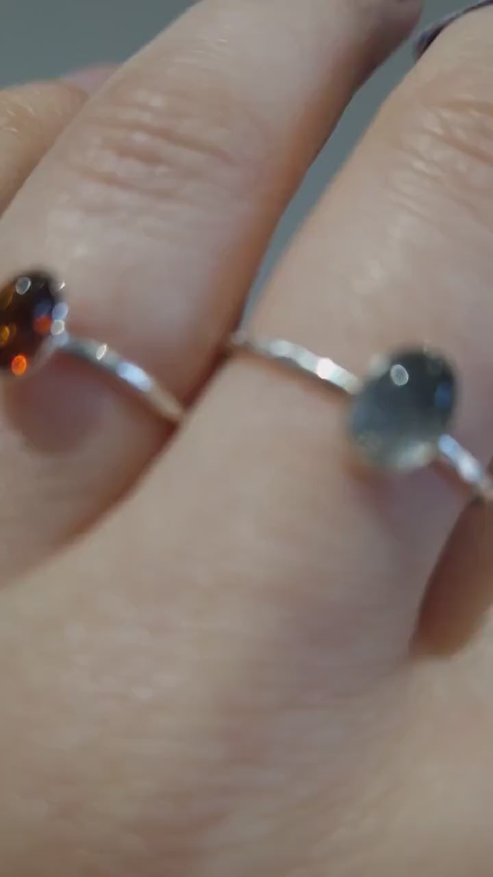 Dainty labradorite and sterling silver ring | Hammered 925 silver stacking ring | Crystal ring for Autumn | Christmas ring for her