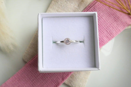 Rose quartz ring size M