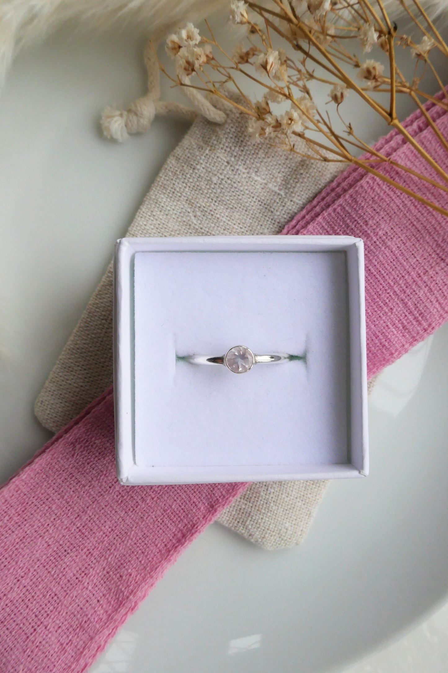 Rose quartz ring size M